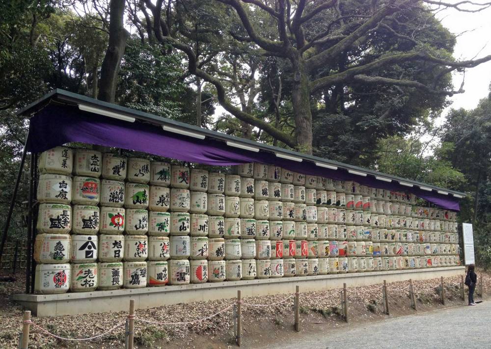 Sake-Fässer am Meiji-jingu-Schrein
