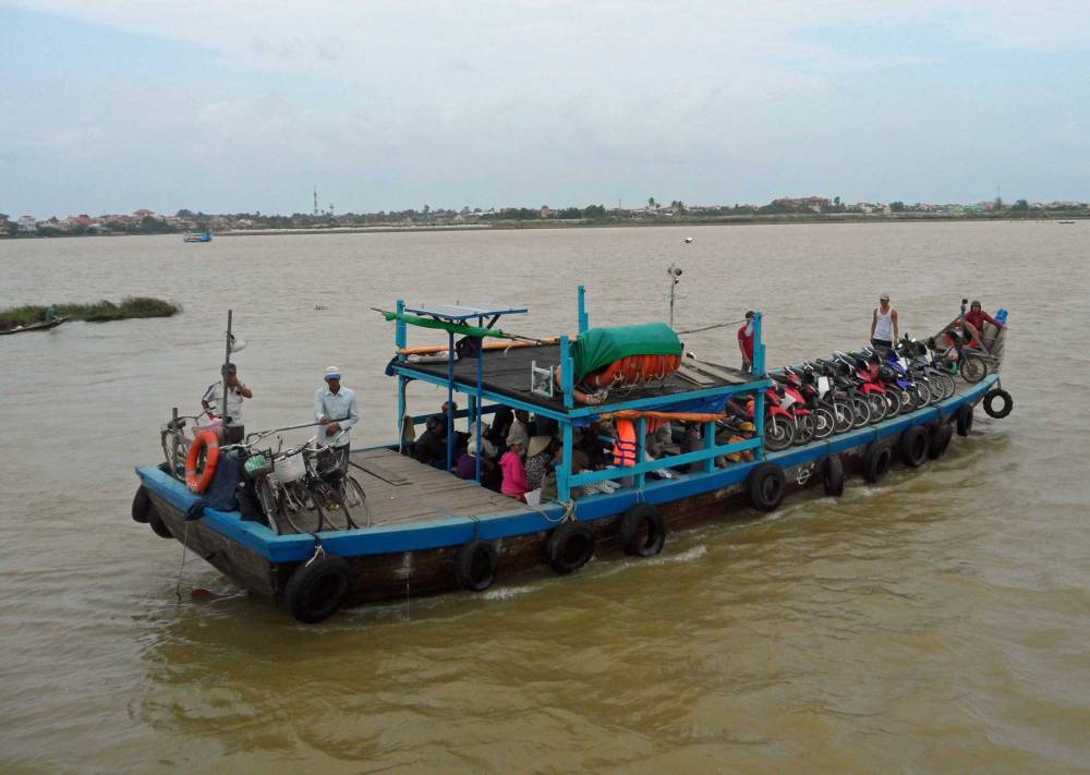 Fähre über den Mekong