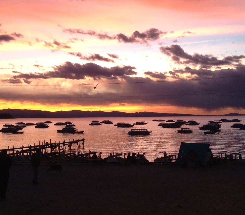 Sonnenuntergang am Titicacasee in Bolivien