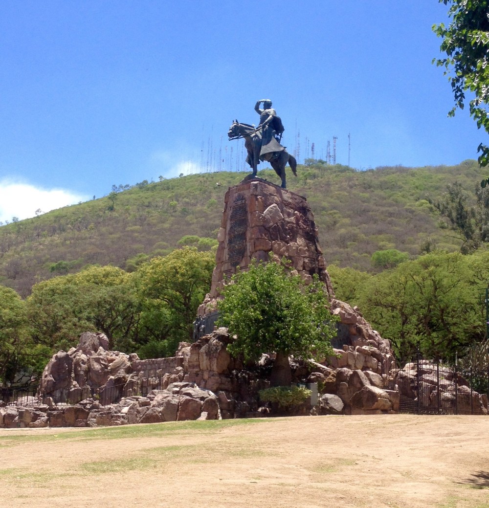 Denkmal für den Freiheitskämpfer Martin Miguel de Güemes in Salta