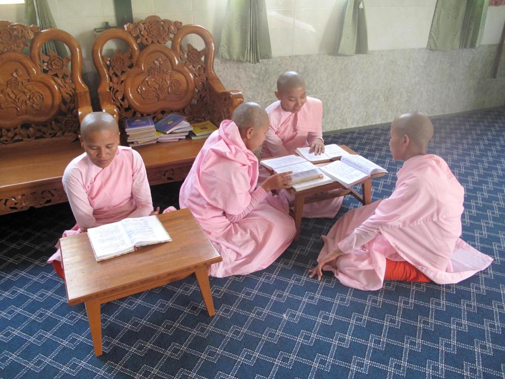 Nonnen in Myanmar