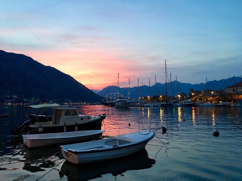 Sonnenuntergang in Kotor, Montenegro